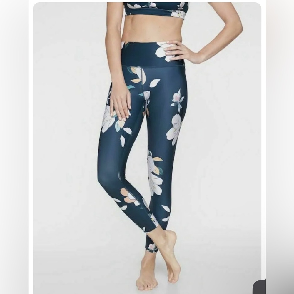 NWT Athleta Floral Elation 7/8 Tight Blue Leggings
